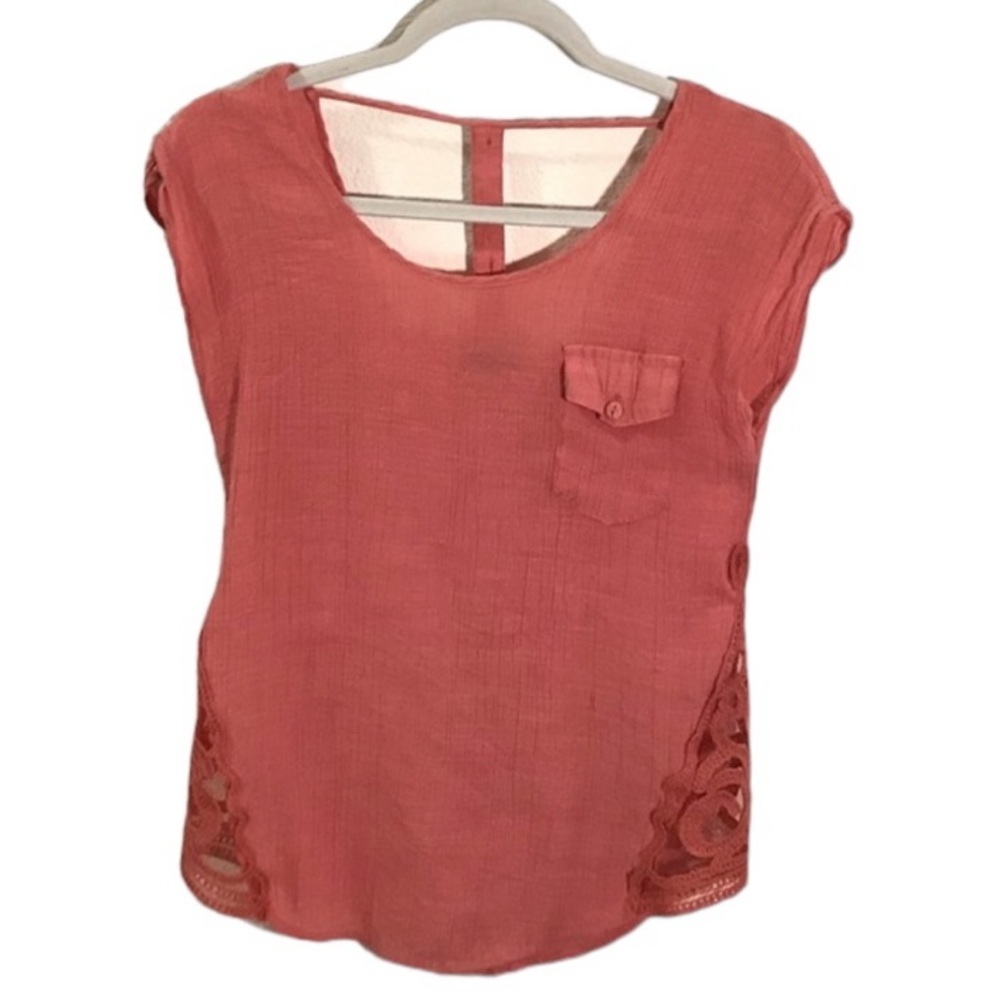 Mine Brand | short sleeve scoop neck lace panel sides blouse size small